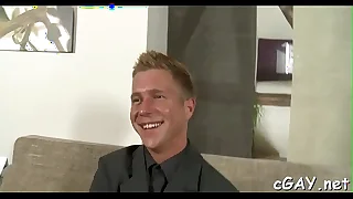 Bored gay design receives concupiscent oral pleasure